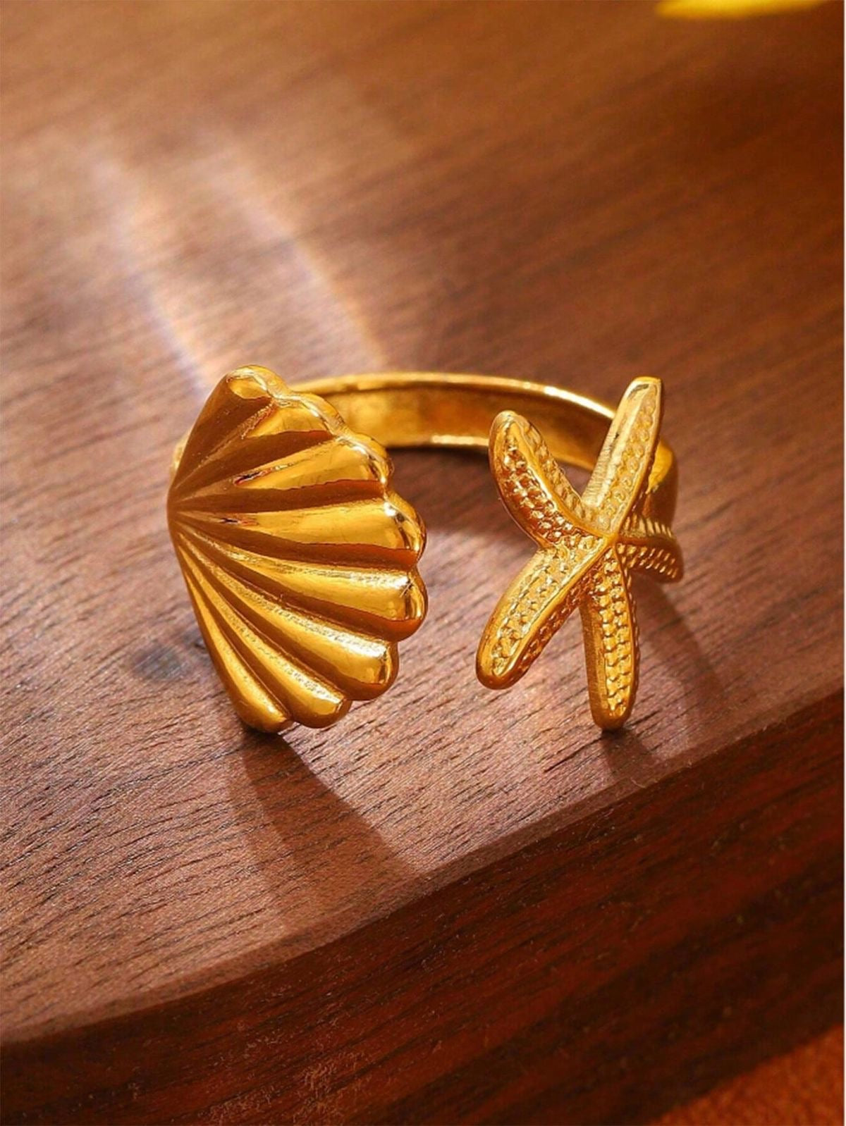 Gold Starfish Ring – Stainless Steel