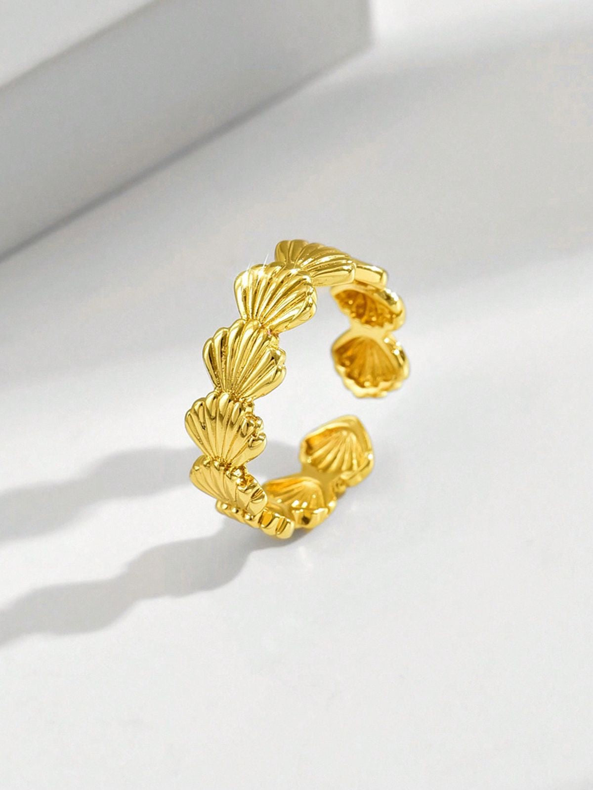 Gold Shell Ring – Stainless Steel