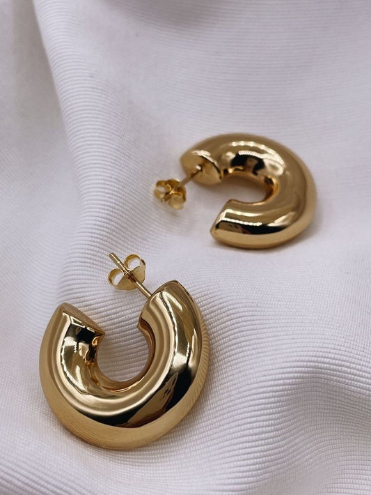 Bold C Hoops – Gold-Plated Stainless Steel