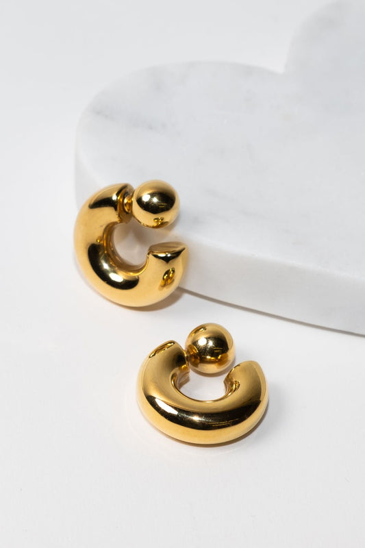 Soléa Reversible C-Hoop Earrings – Gold Boho Style